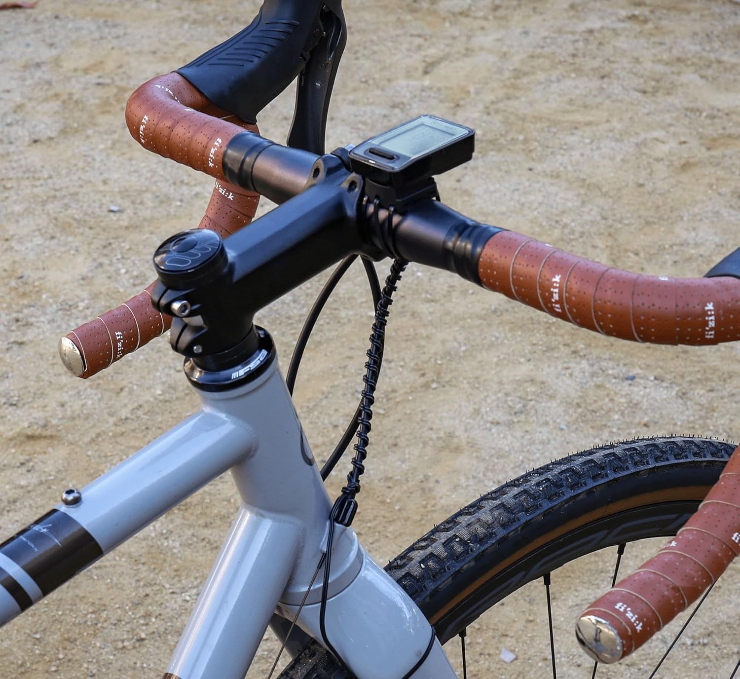 Wired Bike Computer | Entry-Level Speedometer and Odometer, Perfect for Beginner Cyclists, Auto Start/Stop, Easy Setup for Road, MTB, Gravel Bikes