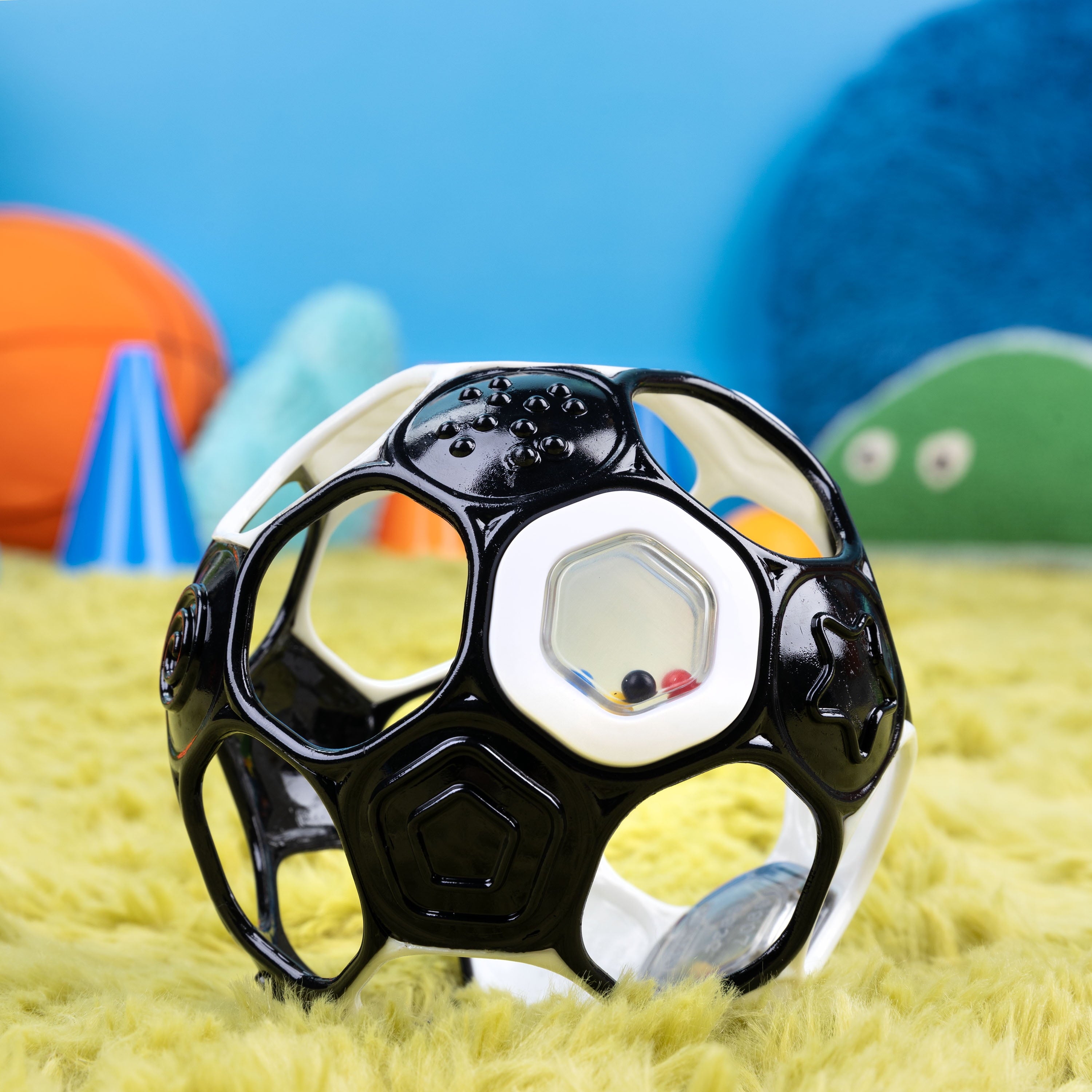 Grippin’ Goals Rattle Ball – Black &amp; White